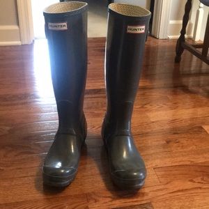 Hunter rain boots gray
